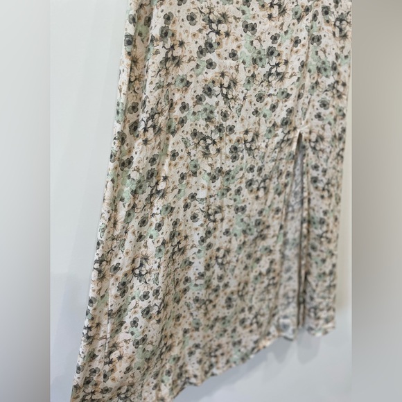 H&M Floral Skirt - Picture 4 of 6